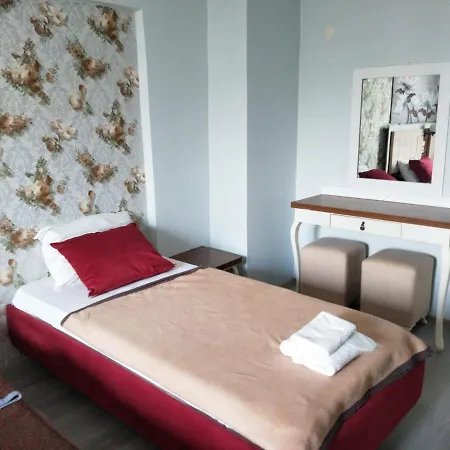 And Comfy Near Popular Attractions In فندق مبيت وإفطار *
