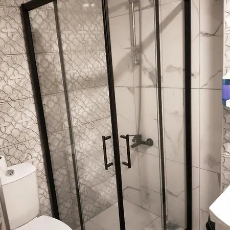 فندق مبيت وإفطار And Comfy Near Popular Attractions In *